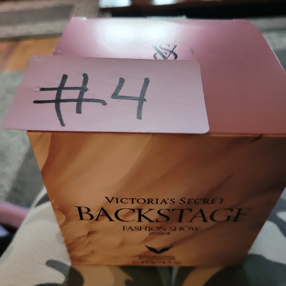 Limited edition Victoria's Secret 2024 Backstage Fashion show-Pink - Picture 12 of 12